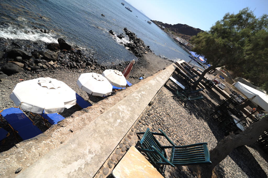 Akrotiri Hotel Exterior photo