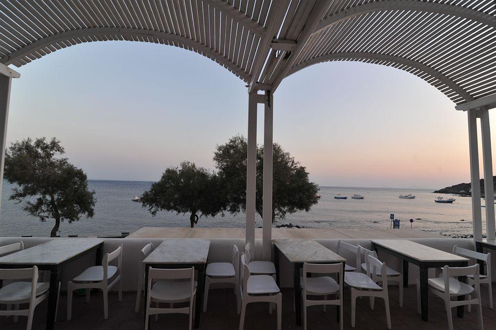 Akrotiri Hotel Exterior photo